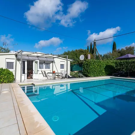 Family Friendly House With A Swimming Pool - 24903 Rovinj