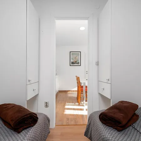 Family Friendly House With A Swimming Pool - 24903 Semesterbostad Rovinj