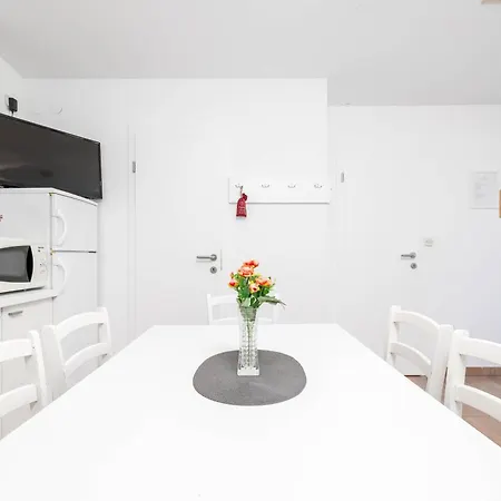 Family Friendly House With A Swimming Pool - 24903 Semesterbostad Rovinj