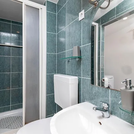 Semesterbostad Family Friendly House With A Swimming Pool - 24903