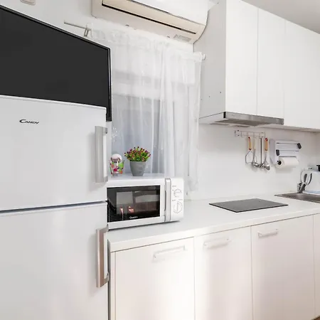 Family Friendly House With A Swimming Pool - 24903 Semesterbostad *