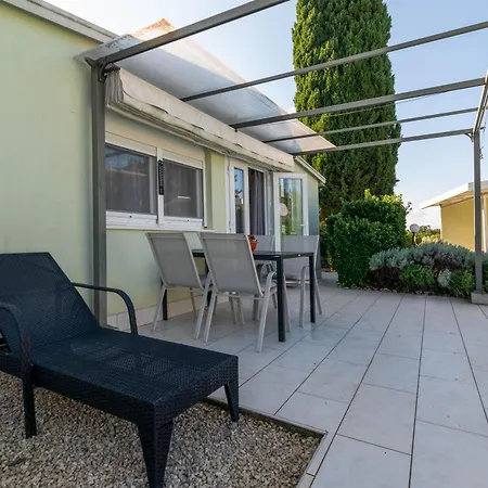 Ferienhaus Family Friendly House With A Swimming Pool - 24903 Rovinj