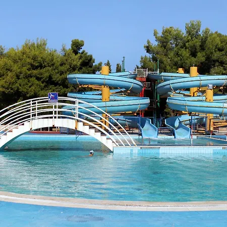 Semesterbostad Family Friendly House With A Swimming Pool - 24903 Rovinj