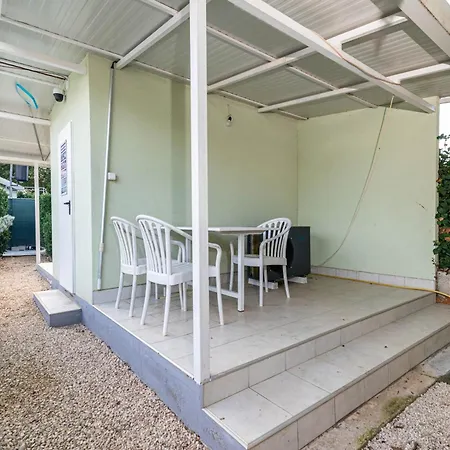 Family Friendly House With A Swimming Pool - 24903 Semesterbostad